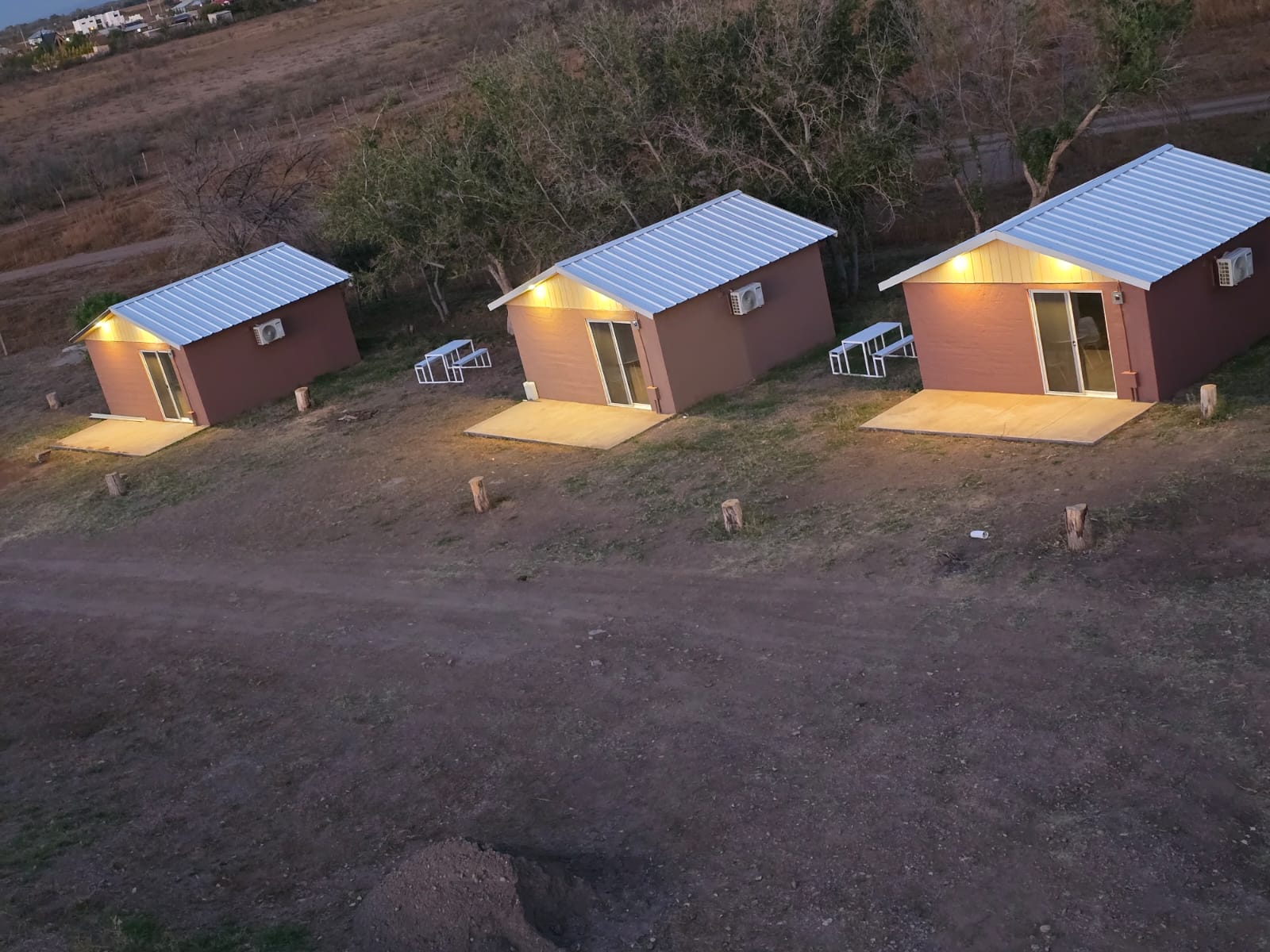 Vista aérea de las villas al atardecer